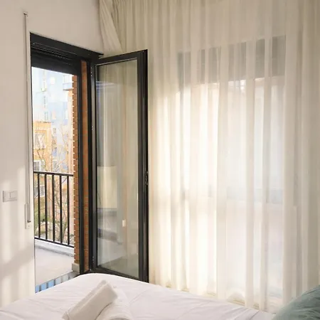 Premium Private Parking Balcony *